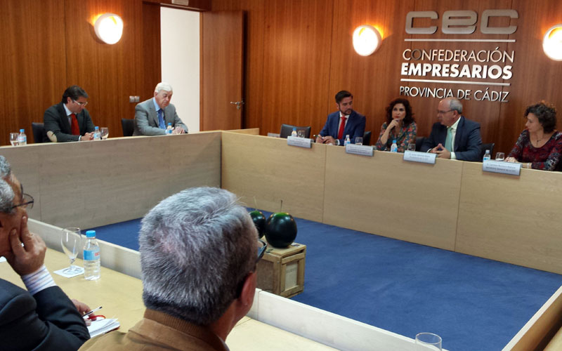 González (PSOE) plantea la puesta en marcha de una Oficina de Apoyo a la Inversión que capte empresarios interesados en Cádiz