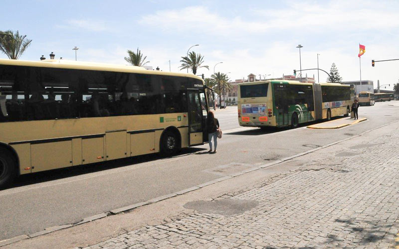 Obras de reordenación de las paradas de autobuses del Trocadero, desde este lunes