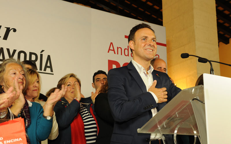 De la Encina encabeza la lista del PSOE, “la única alternativa” para responder a “las ganas de cambio” tras ocho años de PP y PA