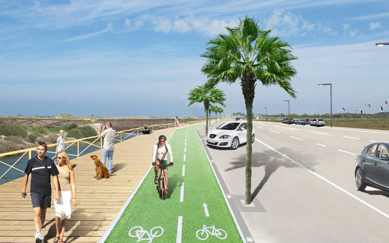 El PSOE, que promete “reordenar” la playa de Camposoto, condiciona el futuro turístico de La Isla a los terrenos militares