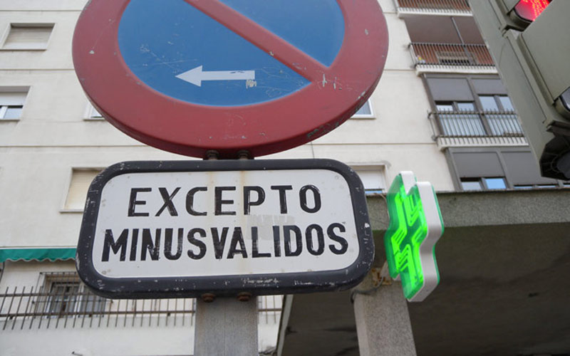Los socialistas plantean medidas para hacer de Cádiz, tras las elecciones, “una ciudad totalmente accesible”