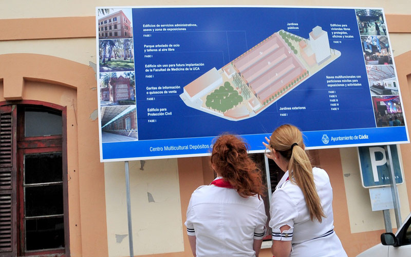 Unos estudios de cine en los antiguos depósitos de Altadis y un plató acuático en la Bahía: una propuesta novedosa de Ciudadanos