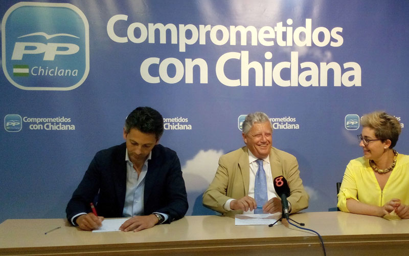 Marín (PP) promete que su Consistorio abonará las facturas de luz y agua a los chiclaneros que no puedan pagarlas