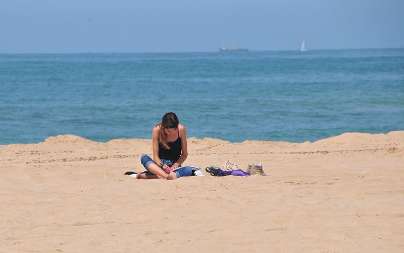 Un total de 17 playas de la Bahía de Cádiz presumirá este verano de bandera azul; Camposoto la recupera y Fuentebravía la pierde
