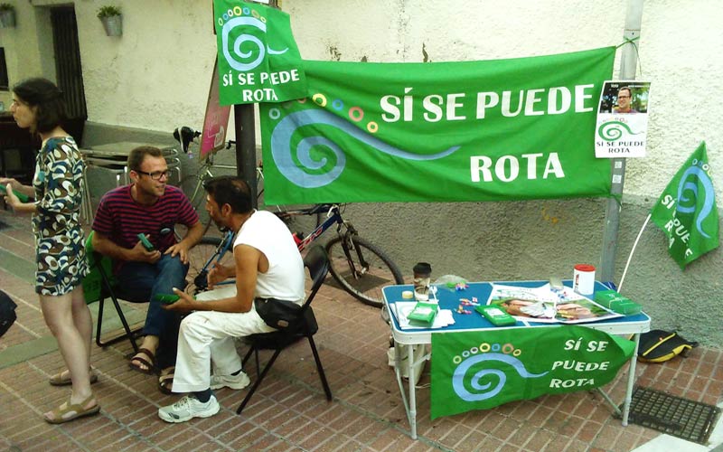 Si se puede Rota acerca su programa electoral a la calle con mesas informativas y poca cartelería