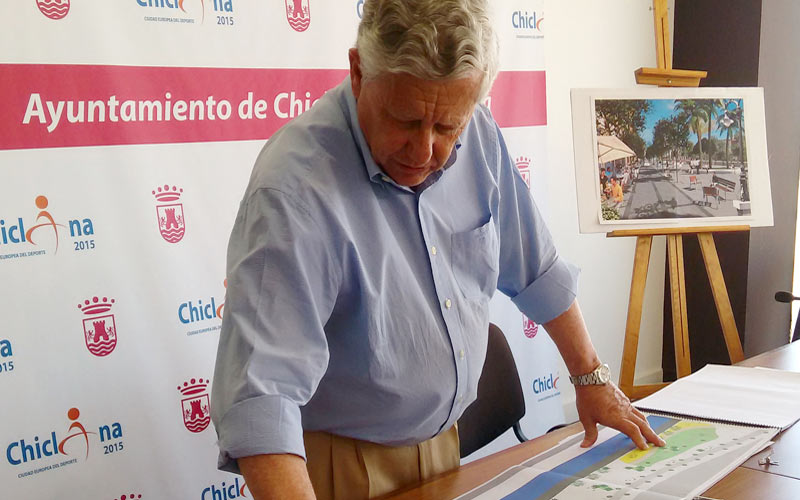 Marín plantea la remodelación de la Alameda del Río para “que sea parte del centro de Chiclana y no un lugar para llegar a él”
