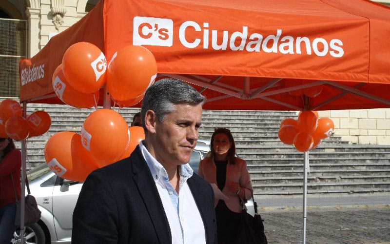 Cano (Ciudadanos) promete que saldrá “al rescate” de las familias isleñas desahuciadas