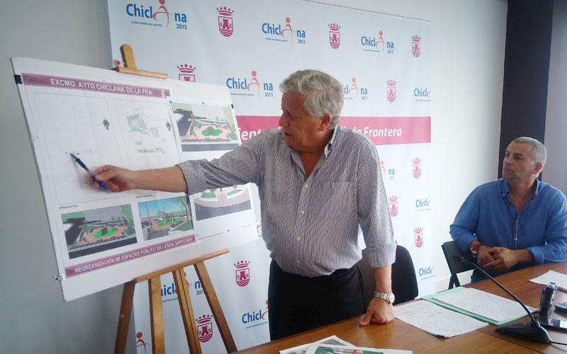 La barriada Santa Ana que dibuja ahora el alcalde “contará con más aparcamientos, dos nuevas plazas públicas y un parque infantil”