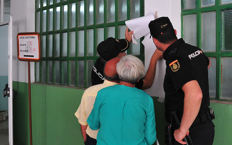 A dos horas del cierre de colegios ha votado el 42,5% de la Bahía de Cádiz, mientras en la capital la participación se acerca al 53%