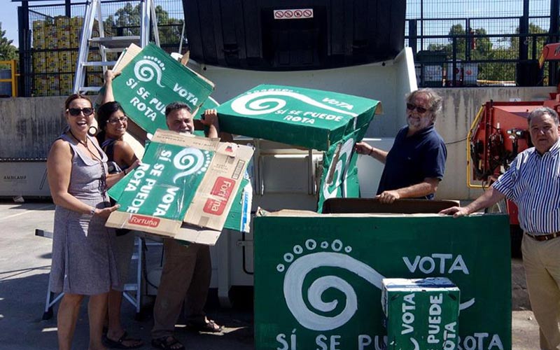 Sí se puede Rota recicla sus carteles de campaña