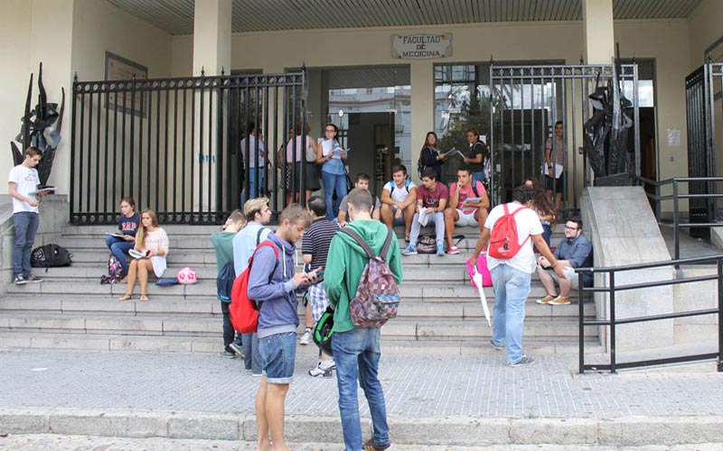 Apenas el 4% de los estudiantes de la UCA piensa en emprender justo al terminar su carrera; el 32% lo sopesa pasados cinco años