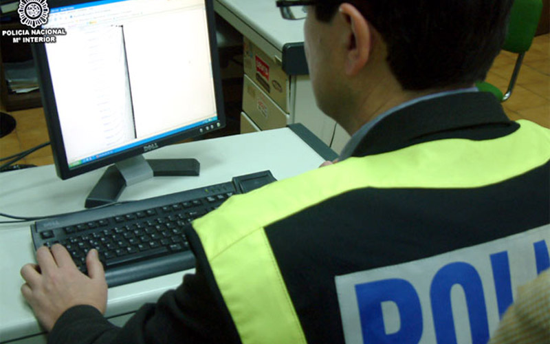 Detenida en la sierra de Cádiz una persona por consumir y distribuir material pedófilo en Internet “de alta carga sexual”