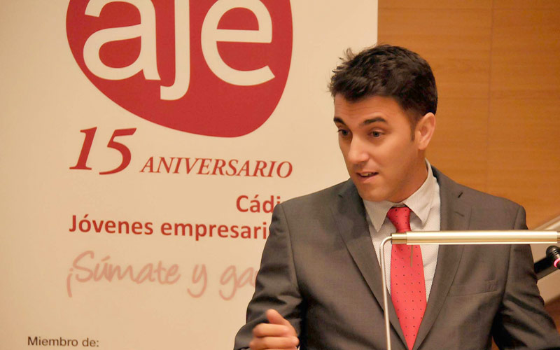 El flamante presidente de AJE Cádiz calcula que si el 7% de jóvenes gaditanos en paro emprendiera, acababa con el desempleo juvenil