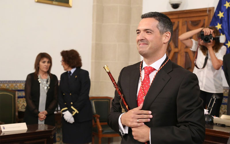 Rota estrena bipartito PSOE-IU, con Javier Ruiz Arana al ‘mando’