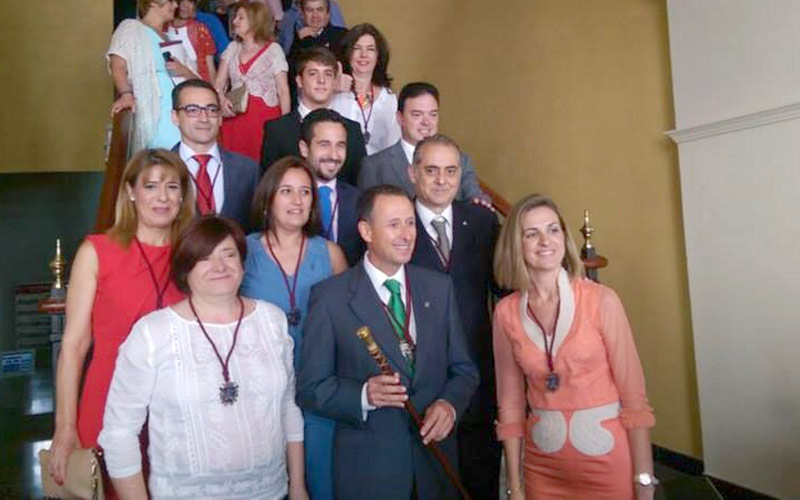 El socialista Román recupera la Alcaldía chiclanera y lidera un Gobierno en minoría ‘apoyado’ por IU desde la oposición