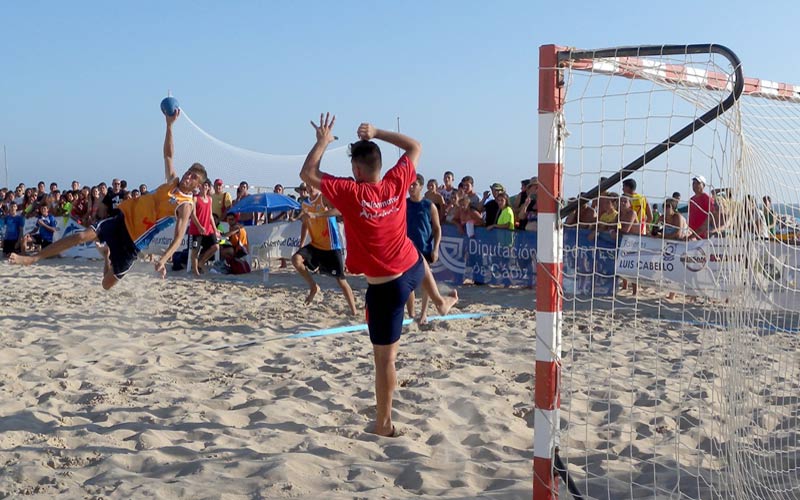 Abierta la inscripción para la Liga Ciudad de Cádiz de Balonmano Playa de este verano