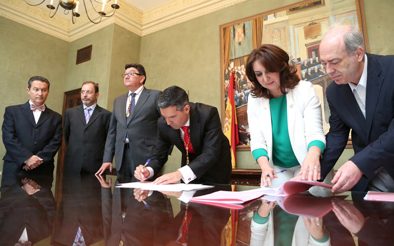 El PP presume de que la gestión del bipartito roteño saliente ‘deja’ 8 millones de euros en las cuentas del Ayuntamiento