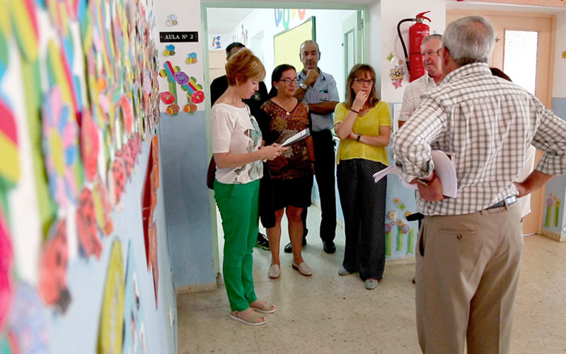 Educación y Servicios Municipales comienzan a coordinar las habituales reparaciones estivales de los colegios públicos