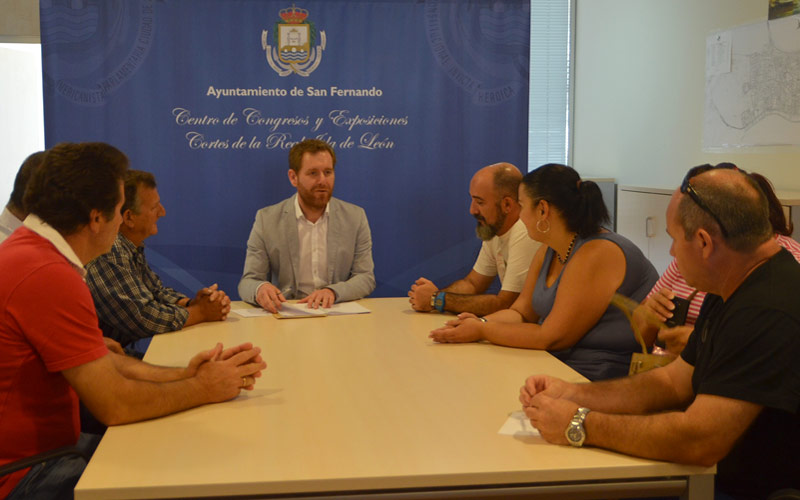 Colectivos de parados conocen algunas de las propuestas con las que el bipartito pretende generar empleo en la ciudad