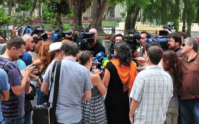 Recordatorio a medios gaditanos: “los becarios se integran en las redacciones para aprender, no como mano de obra barata”