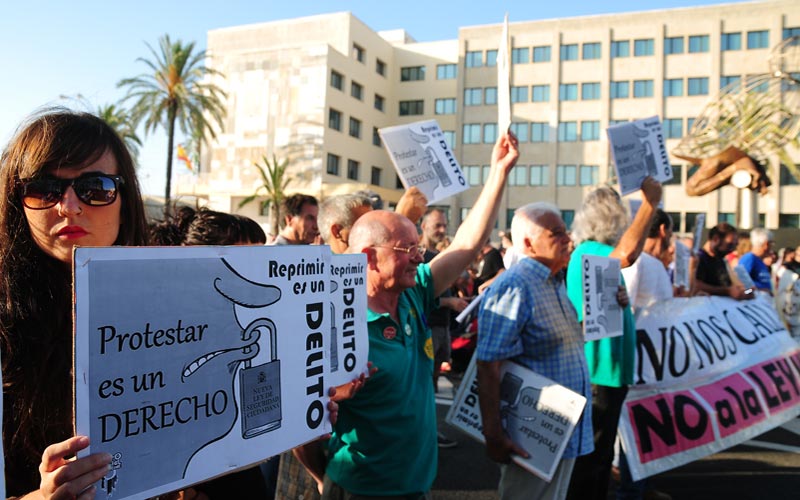 Cádiz dice no a la Ley Mordaza: “quieren asustarnos porque sienten el miedo a un pueblo al que le van dejando menos que perder”