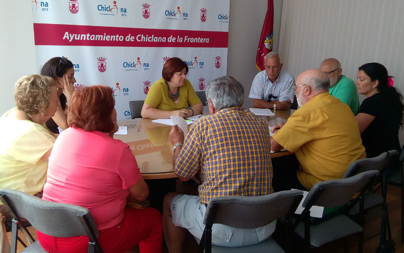Primera toma de contacto entre la Federación de AAVV Chiclana Norte y la concejala de Diseminado
