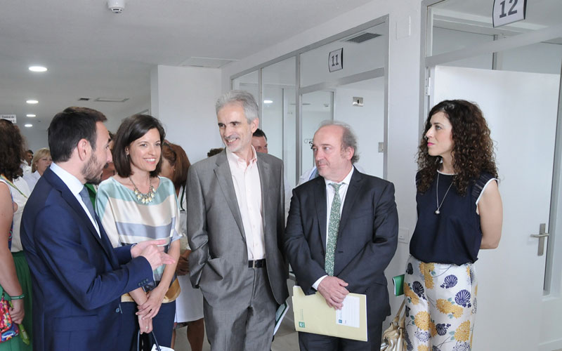 Tras la apertura de un nuevo hospital de día, San Carlos afronta la puesta en marcha de las Urgencias y una planta de hospitalización