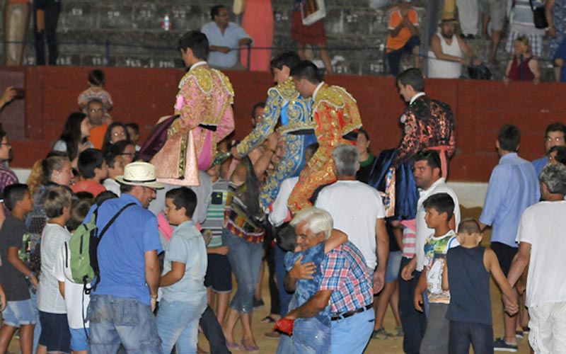 La clase práctica cierra la feria taurina del Carmen
