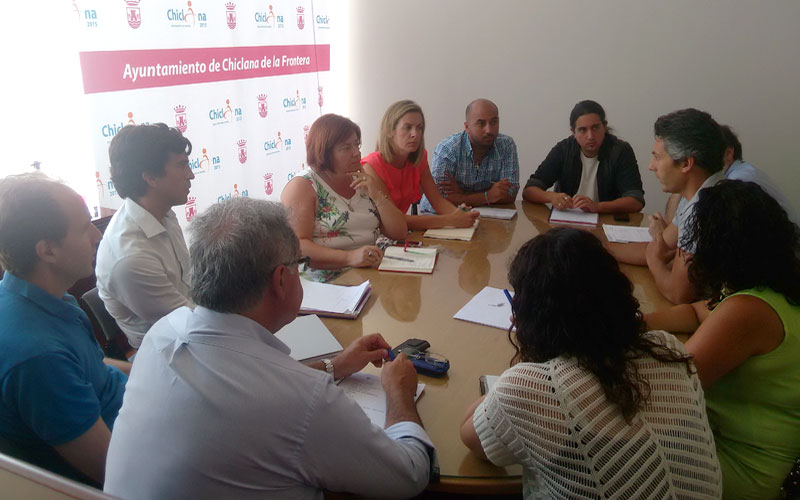 La mesa para la municipalización, exigida por IU al PSOE, comienza a estudiar el estado de los servicios públicos externalizados
