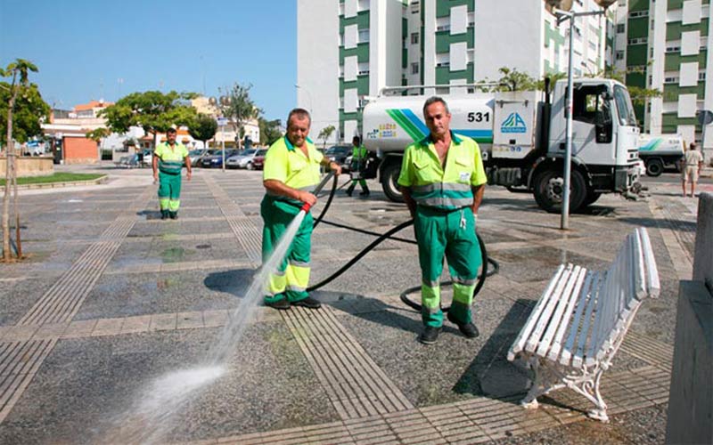 Convocada huelga de basuras en Rota a partir del día 8; el Gobierno local exige a FCC que se siente a negociar con los trabajadores