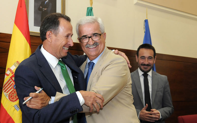 Jiménez Barrios traslada al alcalde chiclanero su compromiso “para aportar todo lo que pueda” en el PGOU, Sancti Petri y Los Gallos