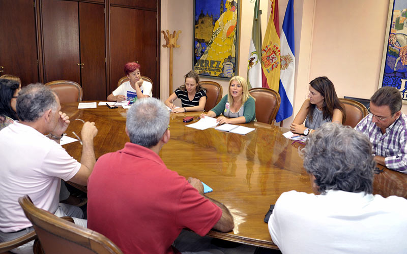 La readmisión de afectados por el ERE municipal obligará a adecuar el plan de ajuste y no sería efectiva nunca antes de 2016