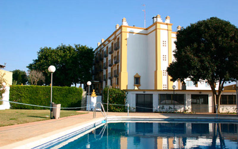 Emsisa reduce costes prescindiendo de la ETT para contratar a más personal externo del previsto para trabajar en el hotel Fuentemar