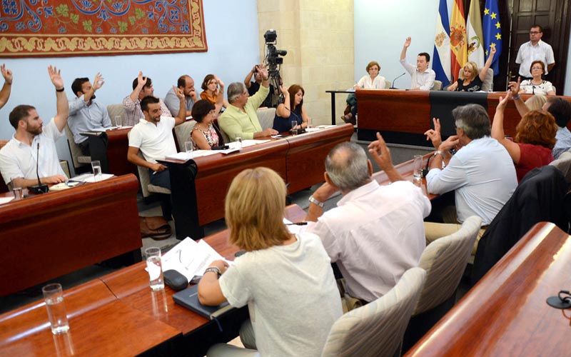 Todos los partidos en Jerez, salvo IU, aceptan pedir otros 10,5 millones para hacer frente a los impagos de préstamos anteriores