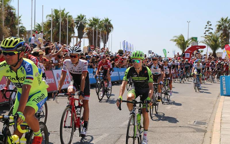 Rota se vuelca con La Vuelta, que se despide ya de Cádiz
