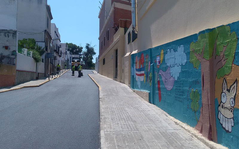 Vías y Obras reasfalta nuevas calles