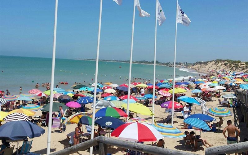 Las playas de Rota, ‘abiertas’ un mes más