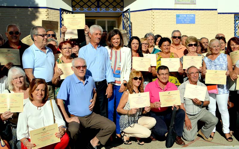 Los cursos de informática de Isla de León ‘diploman’ a 115 vecinos