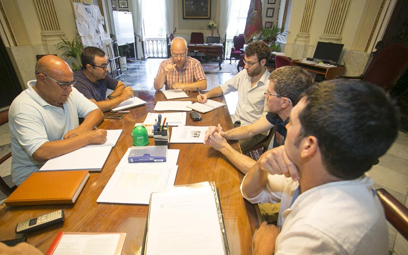 El bipartito reclamará al Consorcio de Bomberos que renueve su flota de vehículos y los equipos de protección individual