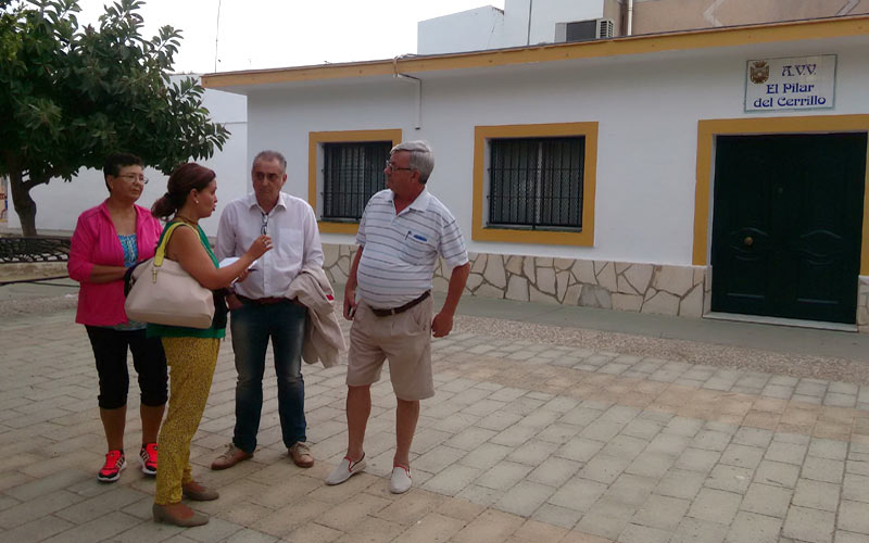 La concejalía de Medio Ambiente, tras escuchar las demandas vecinales, limpiará los husillos y podará el arbolado de El Pilar