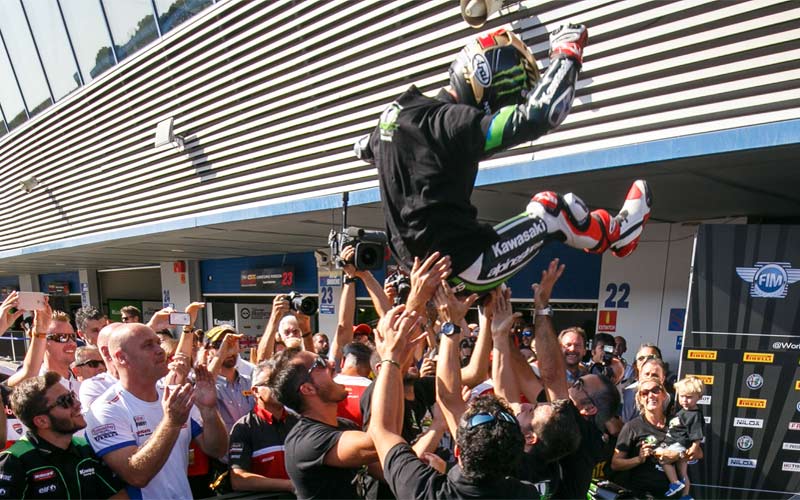 Jonathan Rea se proclama campeón del mundo de Superbikes en Jerez, en un fin de semana que atrae a 22.000 aficionados