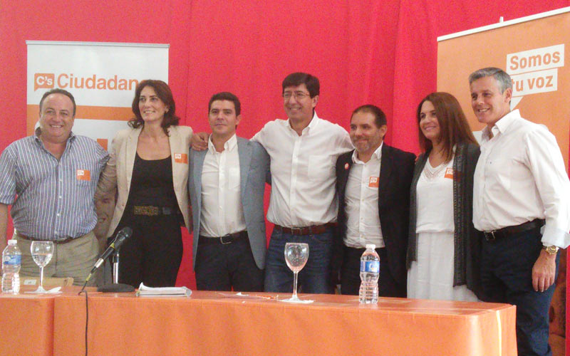 Javier Cano se presenta oficialmente como número uno de Ciudadanos al Congreso por Cádiz entre militantes en La Isla