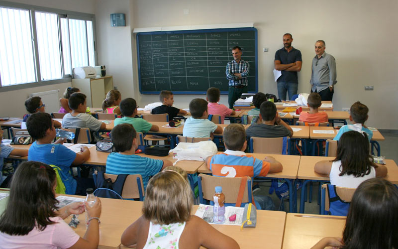 “Desastroso y caótico” inicio de curso escolar en Cádiz