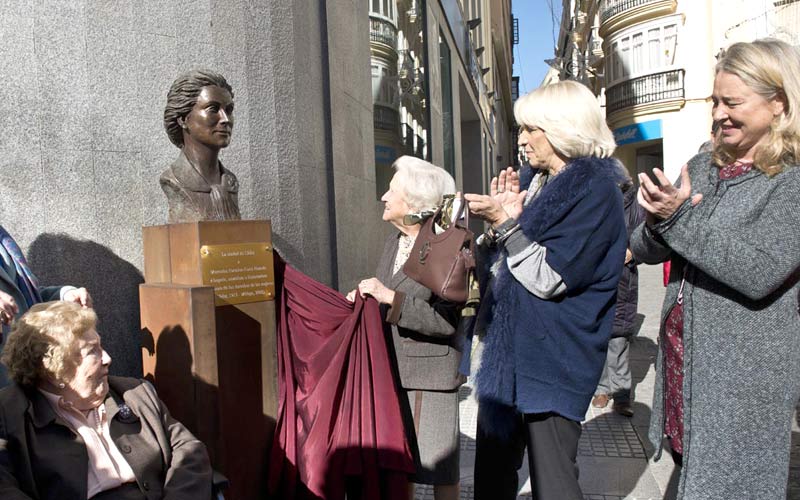 Colombo (PP) tacha de “sectario y totalitario” al Gobierno local por retirar el busto de Mercedes Formica de la plaza del Palillero