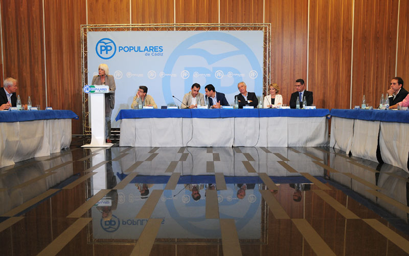 “Perdedores” del PP se citan en Cádiz para asustar con su balance apocalíptico de los primeros meses de “ayuntamientos radicales”