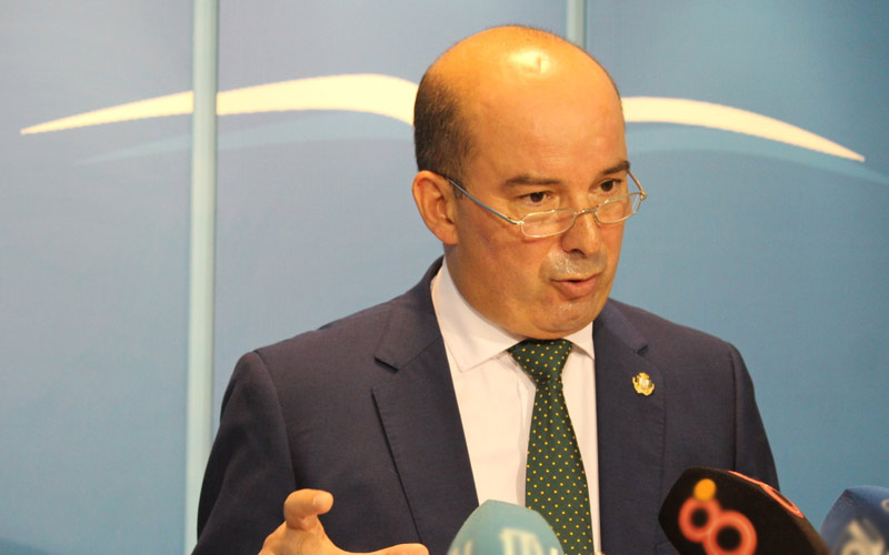 Raposo (PP) alarma de la “subida de tasas e impuestos” que plantea el nuevo bipartito isleño