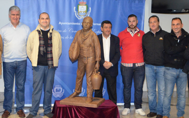 Reclaman el ‘monumento al cargador’