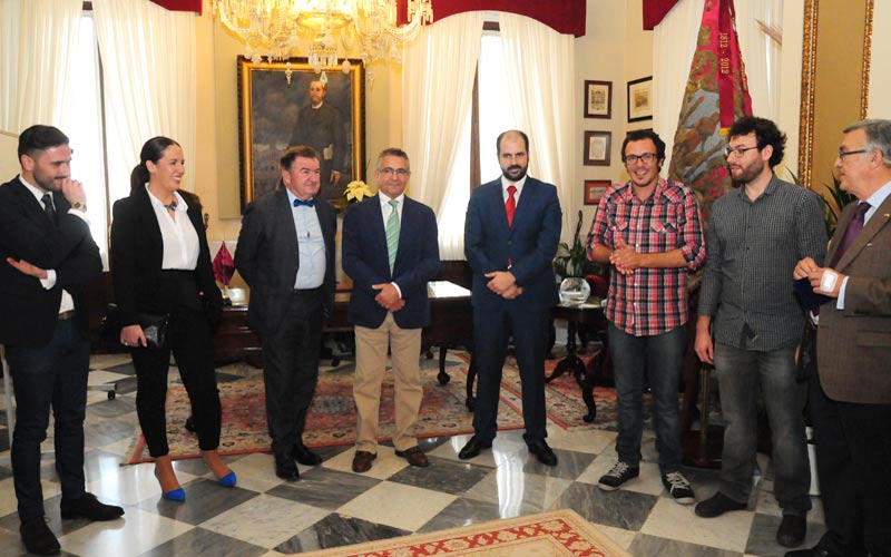 Luis Rivero, Antonio Carrascosa y Martínez Villar: los próximos Reyes Magos gaditanos son recibidos en el Ayuntamiento