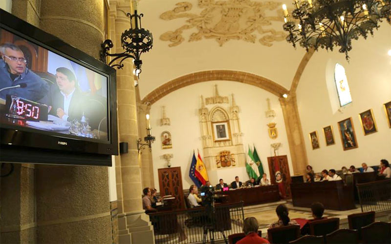 Unanimidad en Rota para exigir una compensación por la servidumbre militar de la Base más justa, frente al millón recibido