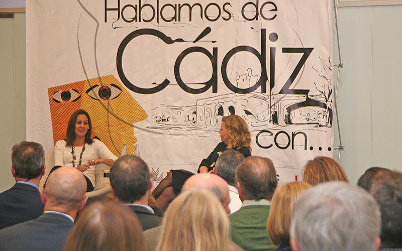 Hablando de “otro Cádiz” con María Dueñas